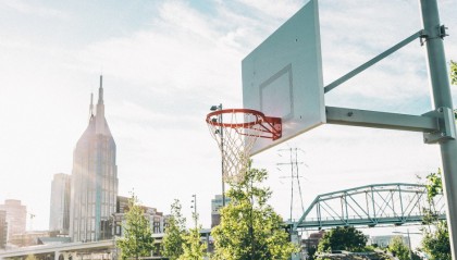 双塔合砍23+10：胡金秋余嘉豪基本锁定亚洲杯 大概率与周琦组三塔出征